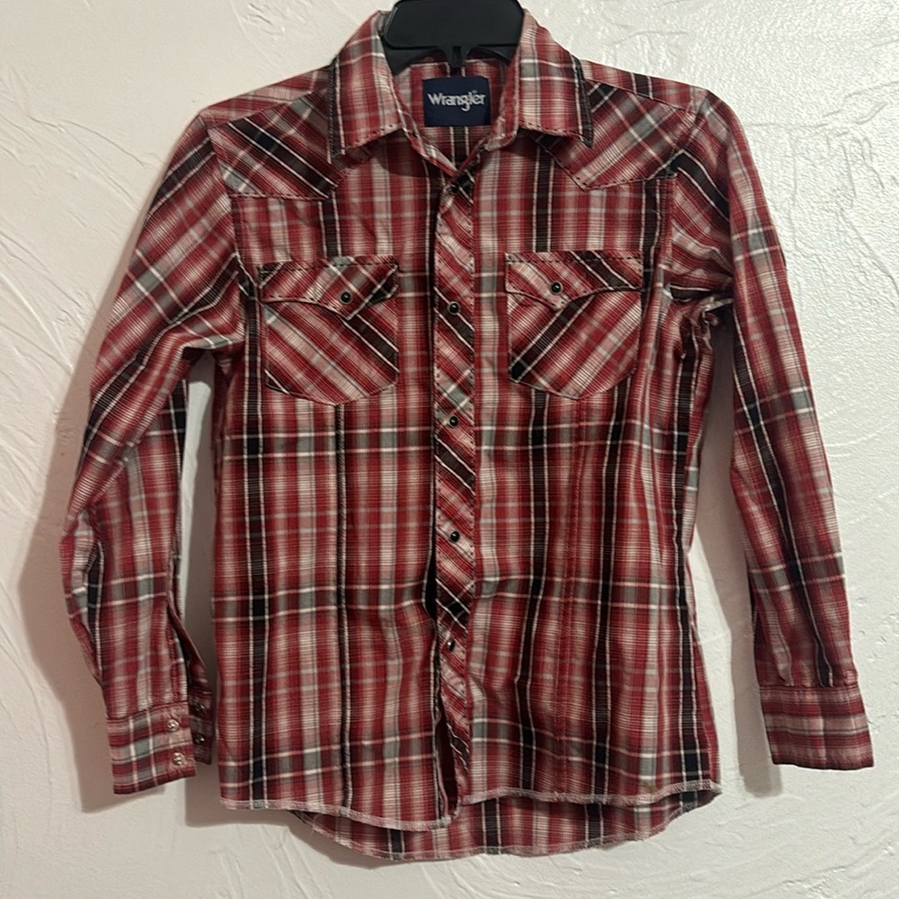 Boys long sleeve pearl snap wrangler shirt. Size large
